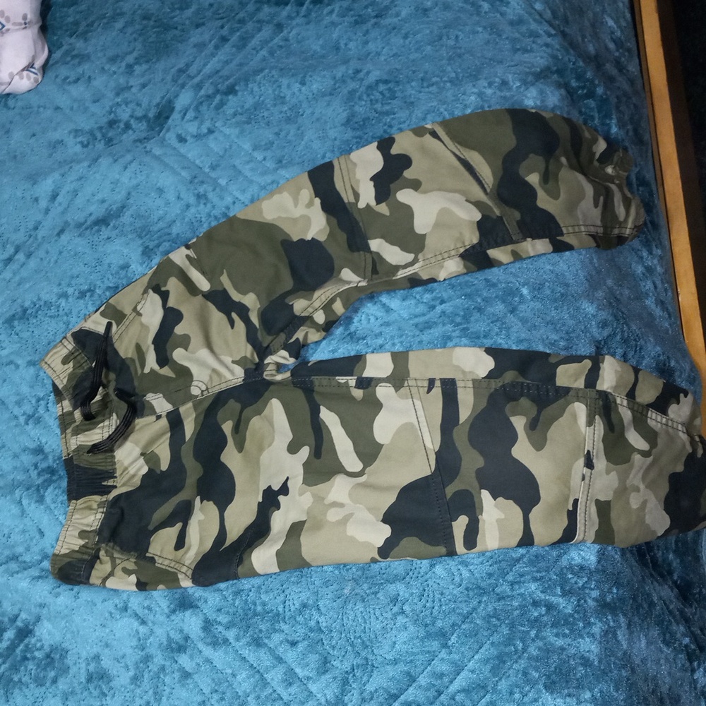 Boys small size 6-7 wonder nation camo